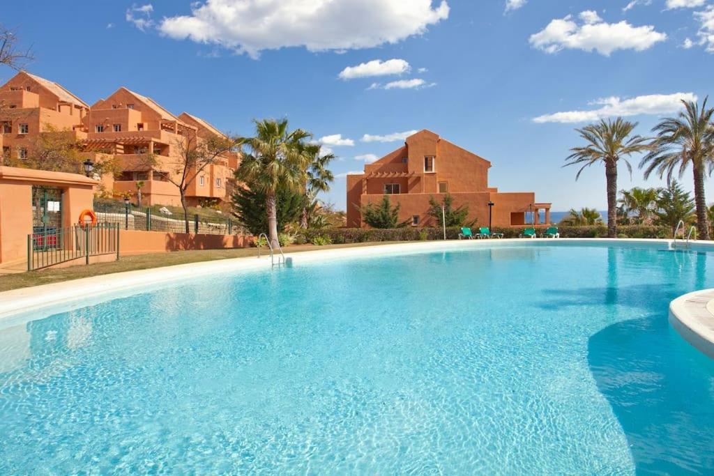 R23 Lagos 2 Bedroom Flat Appartamento *