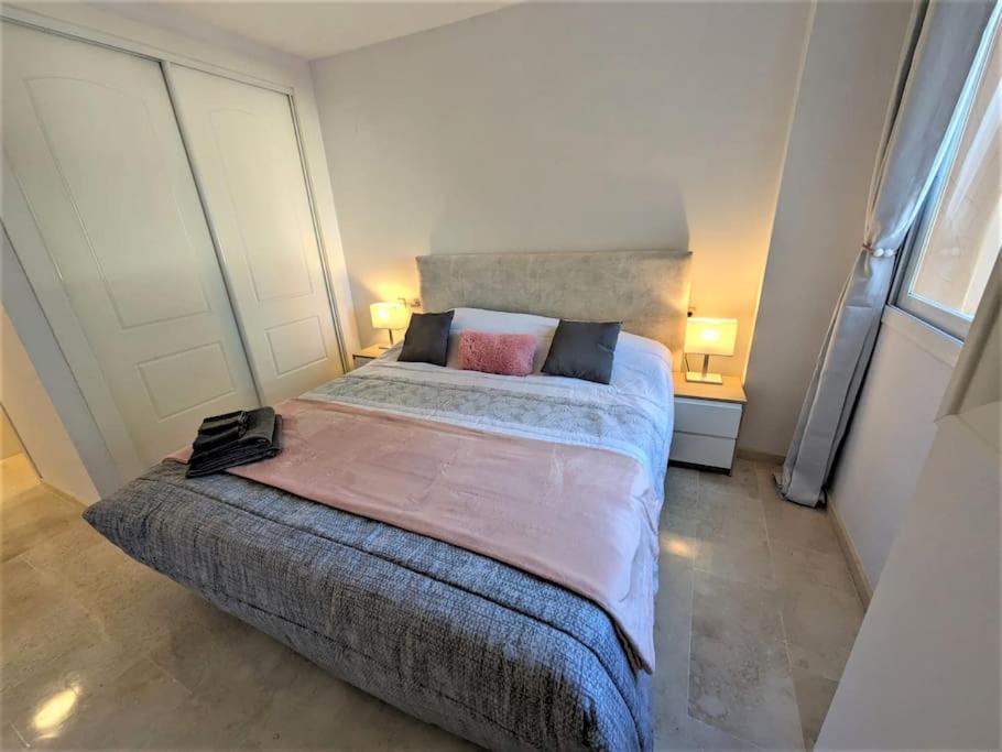 Apartment R23 Lagos 2 Bedroom Flat Marbella